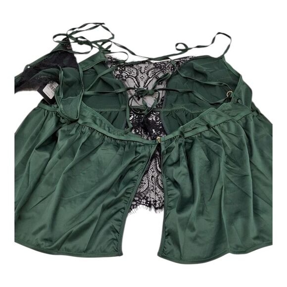 Frederick’s of Hollywood Etta Green Satin Cami/Thong Set 3X/4X - Picture 7 of 10